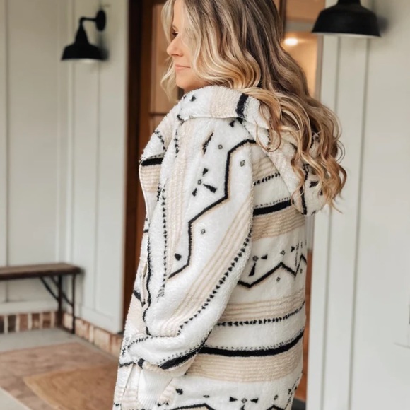 #7 LAST 1! STUNNING Sherpa Cream aztec Boho Chunky Soft Cozy Hoodie Fleece - Picture 6 of 8